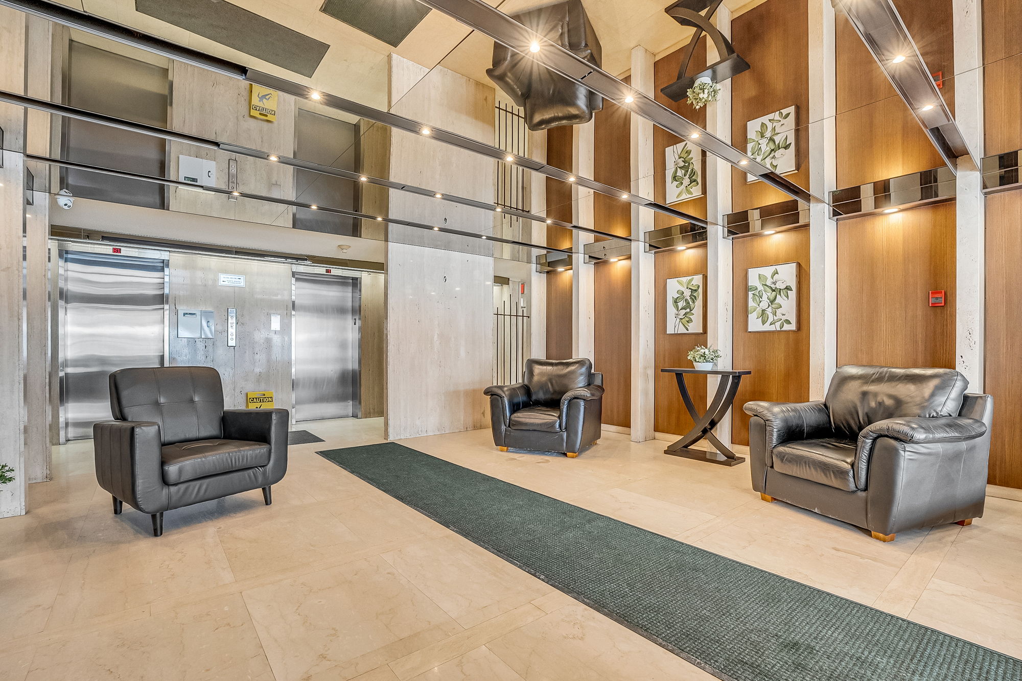 3-lobby1