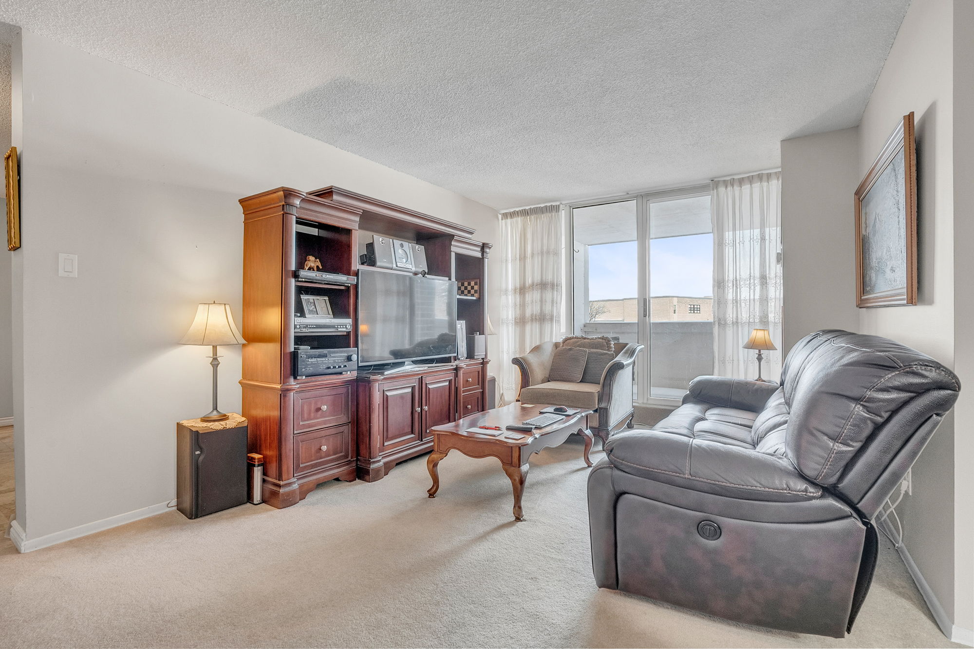 8-living room2