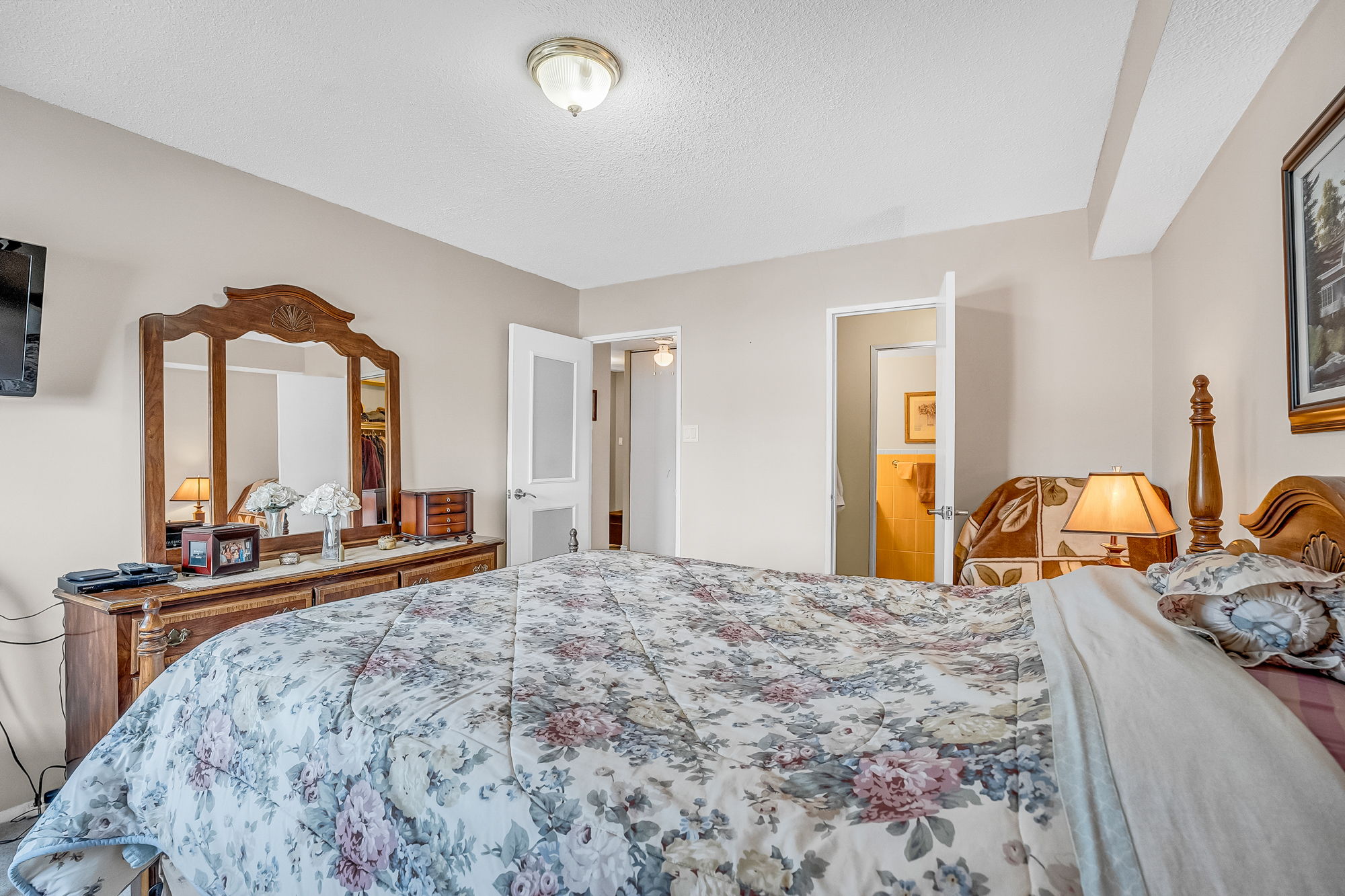 23-primary bedroom2