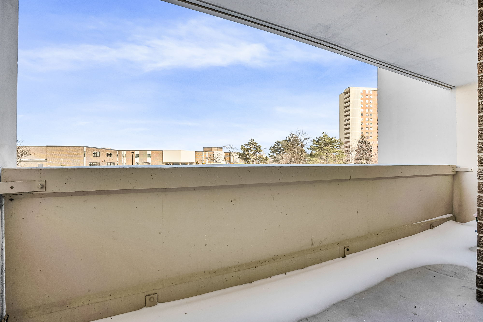 35-balcony2