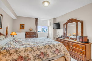 24-primary bedroom3