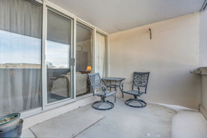 34-balcony1