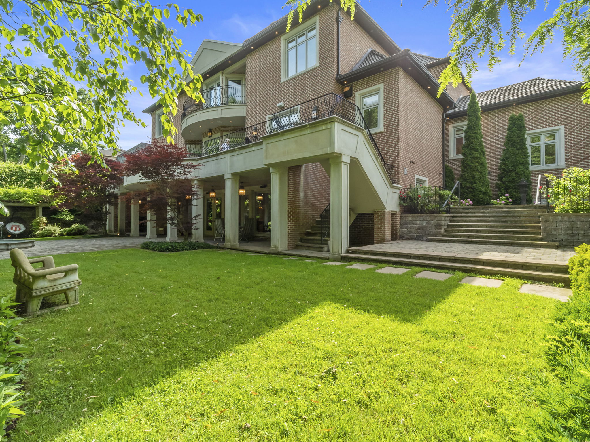 44 Fifeshire Rd Toronto, ON M2L 2G6