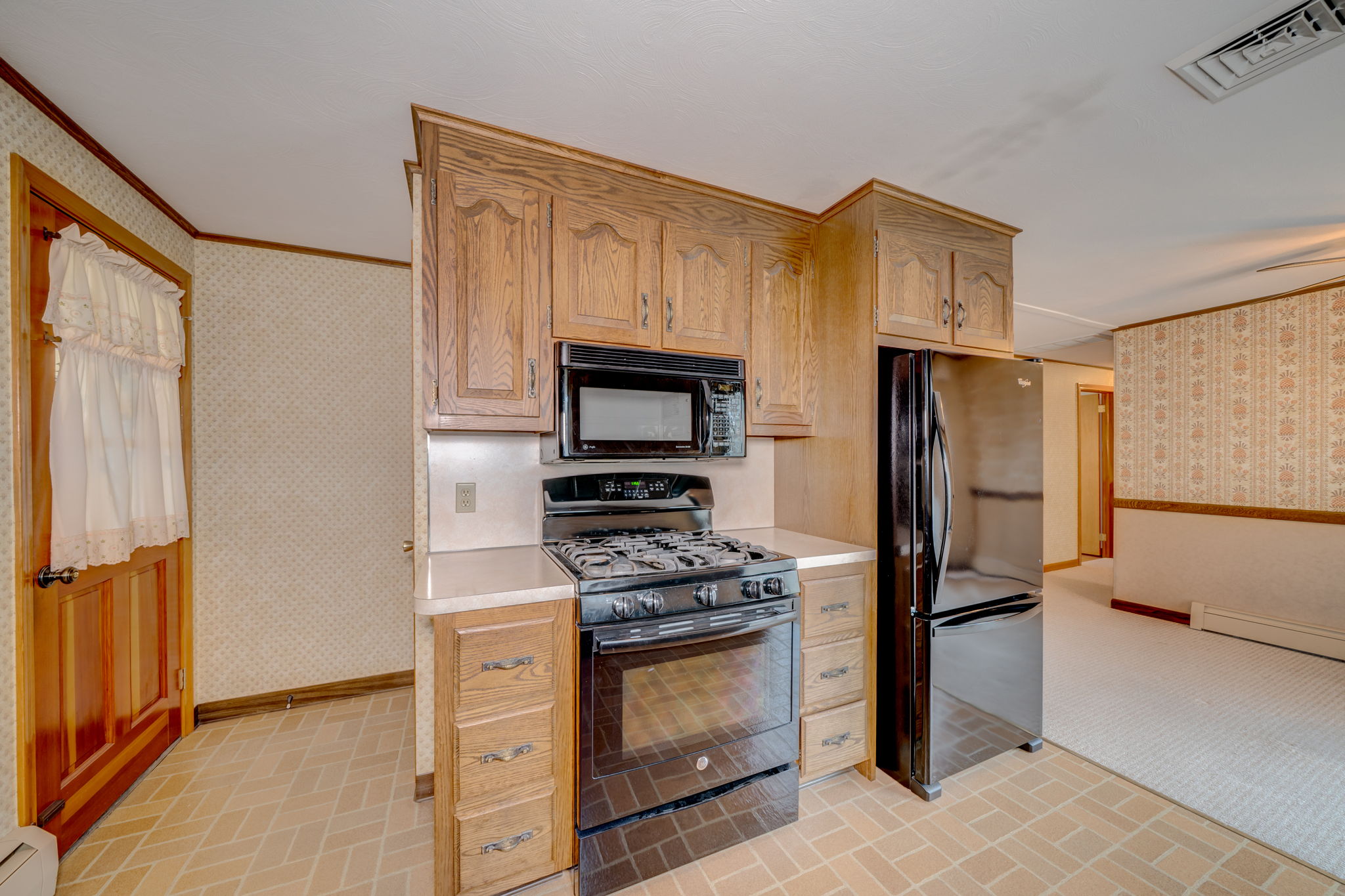  44 Madison Dr, Berlin, CT 06037, US Photo 10