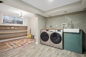 Who wouldn't be inspired to do laundry here?