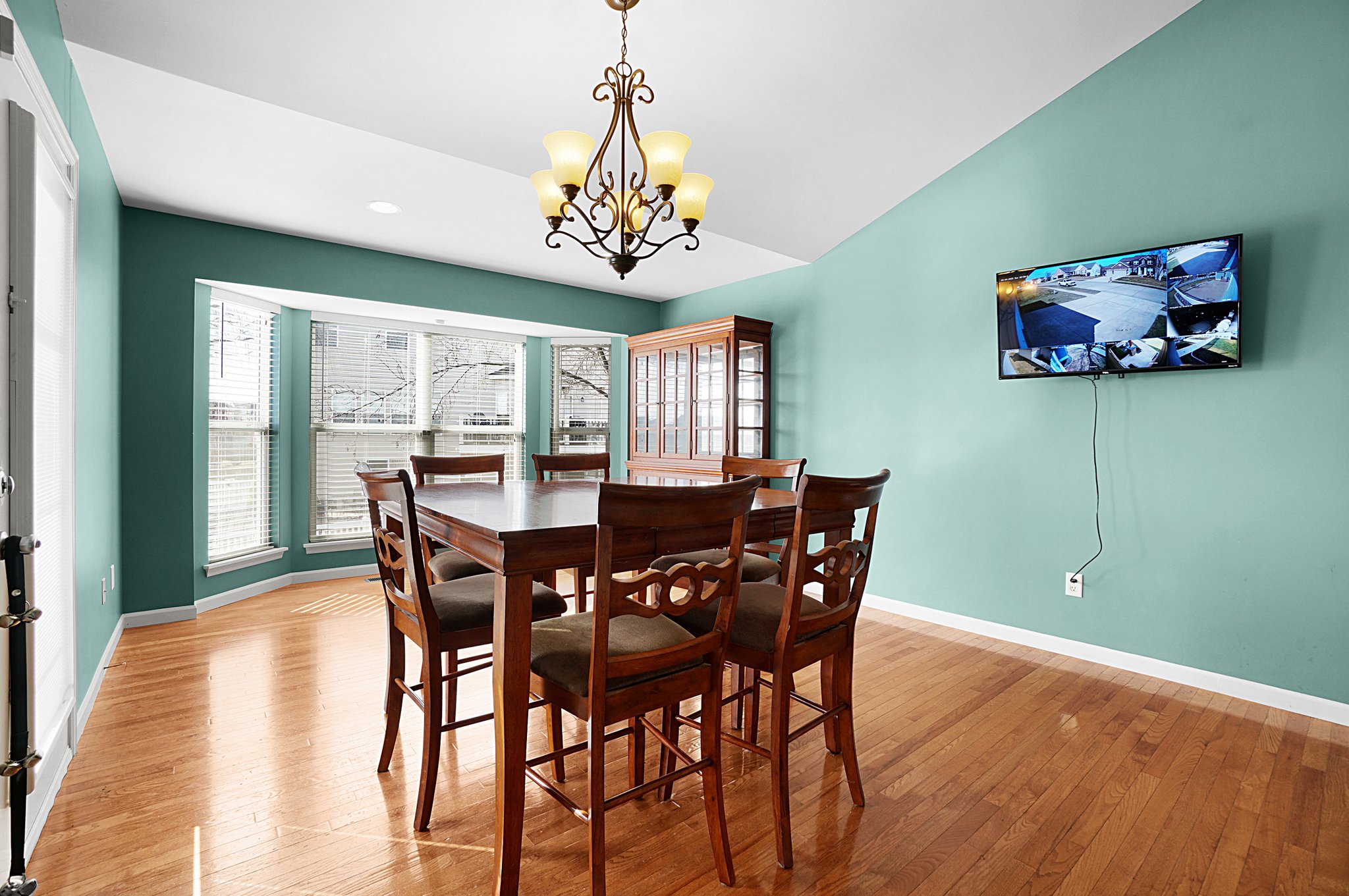 Huge Dining area adjacent to the kitchen