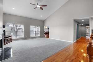 Exspansive Living Room with vaulted ceilings