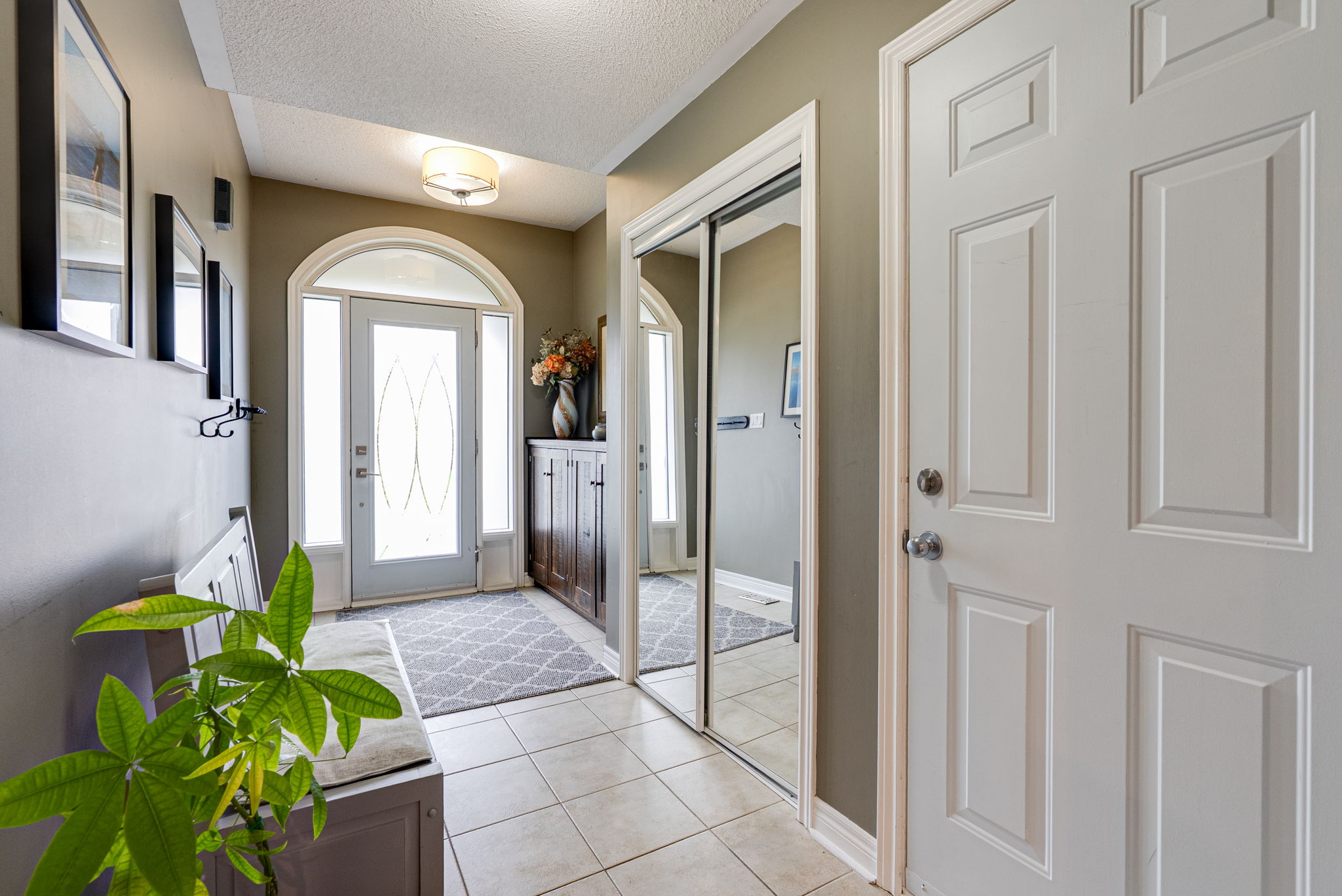 44 Prince of Wales Dr Barrie, ON L4N 0T1