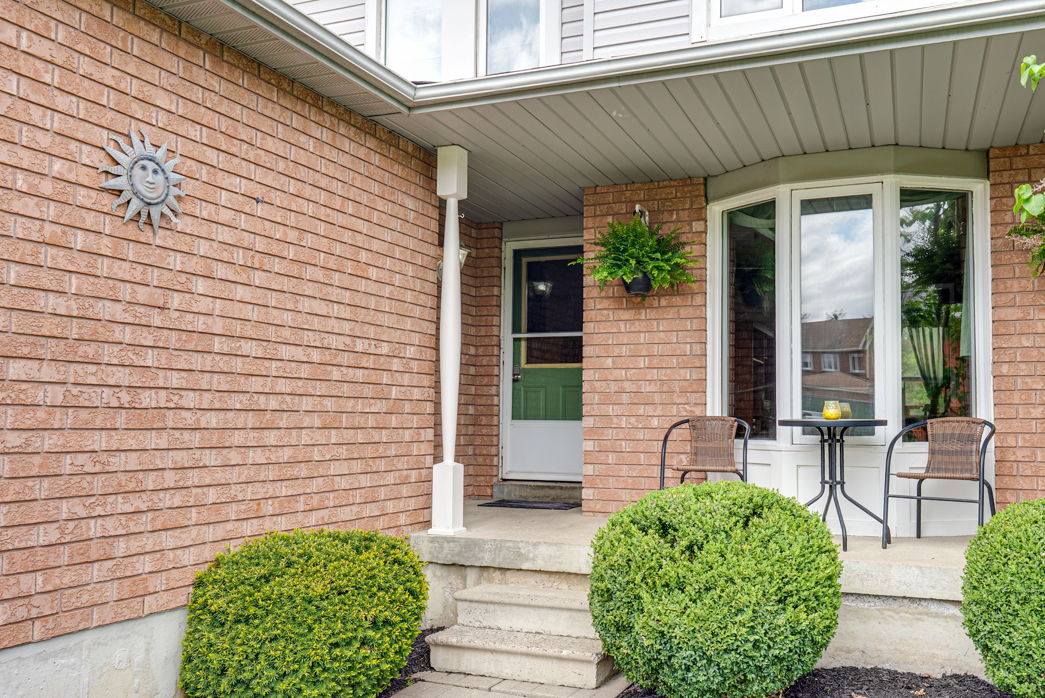44 Quance St Barrie, ON L4N 7M3