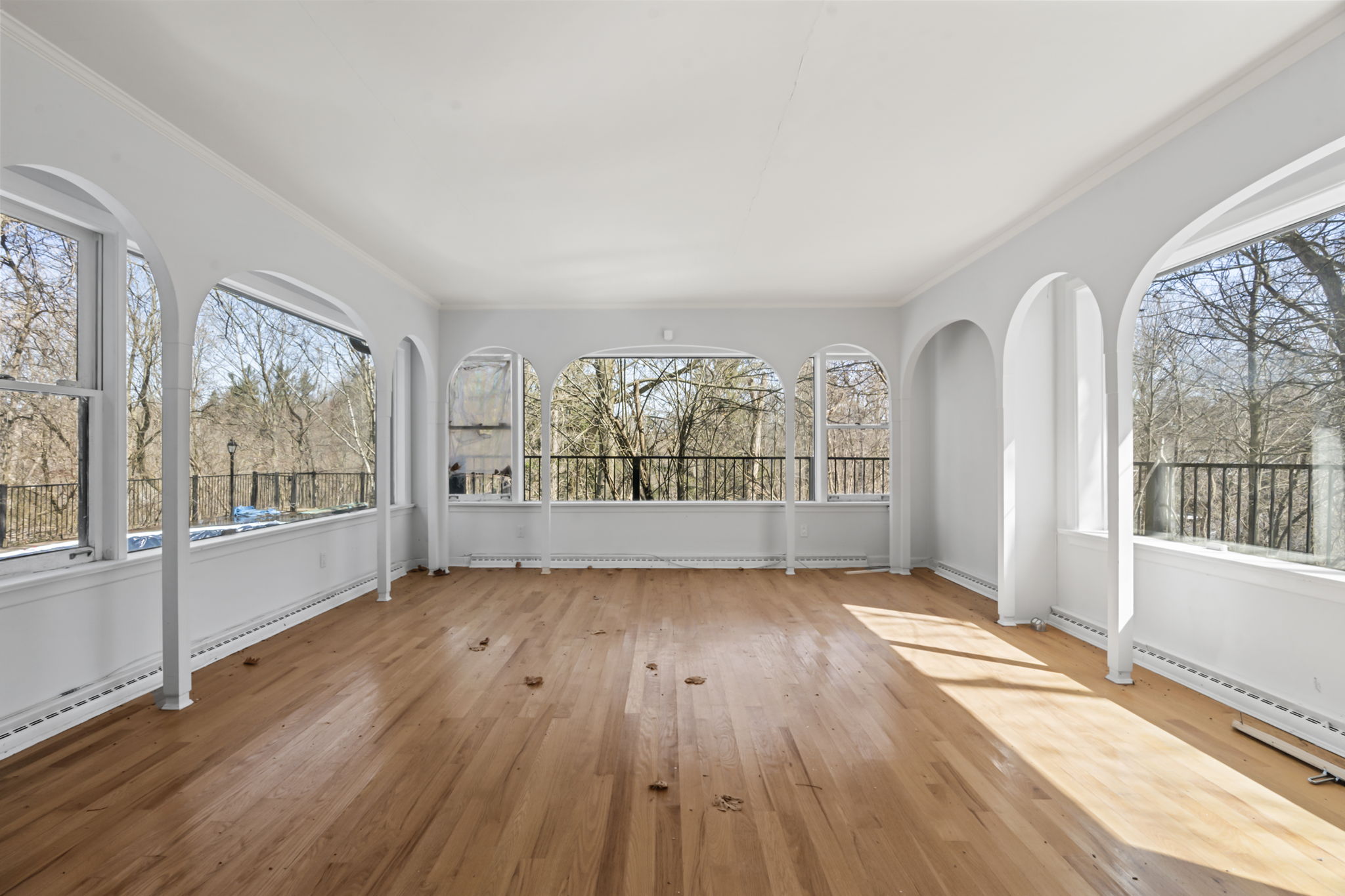 44 The Bridle Path Toronto, ON M2L 1C8