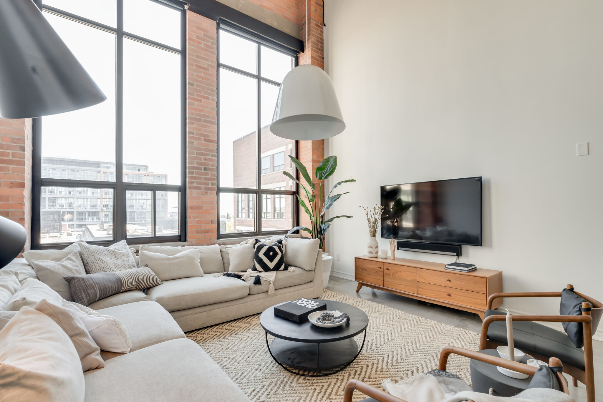 Toronto property showcase — delivered property photograph 17