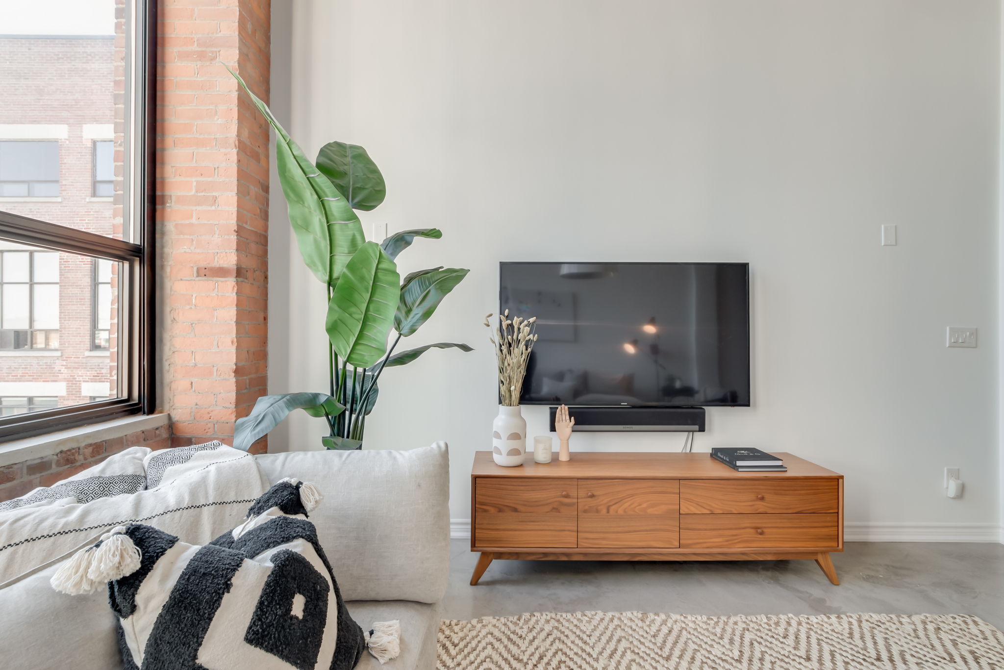 Toronto property showcase — delivered property photograph 19