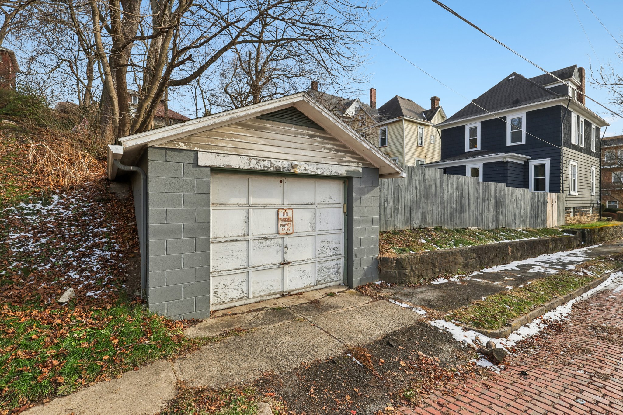 E Pearl St-S2312-007.jpg