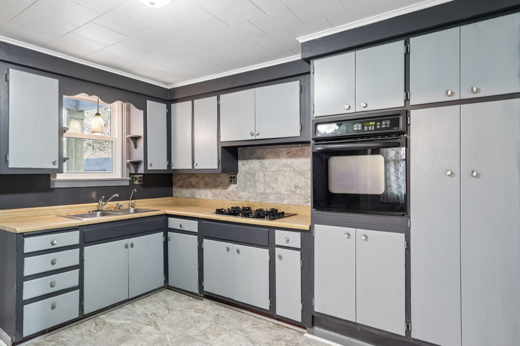 E Pearl St-S2312-019.jpg