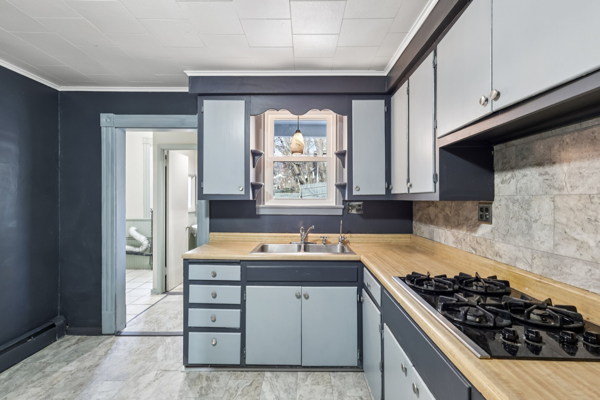 E Pearl St-S2312-021.jpg