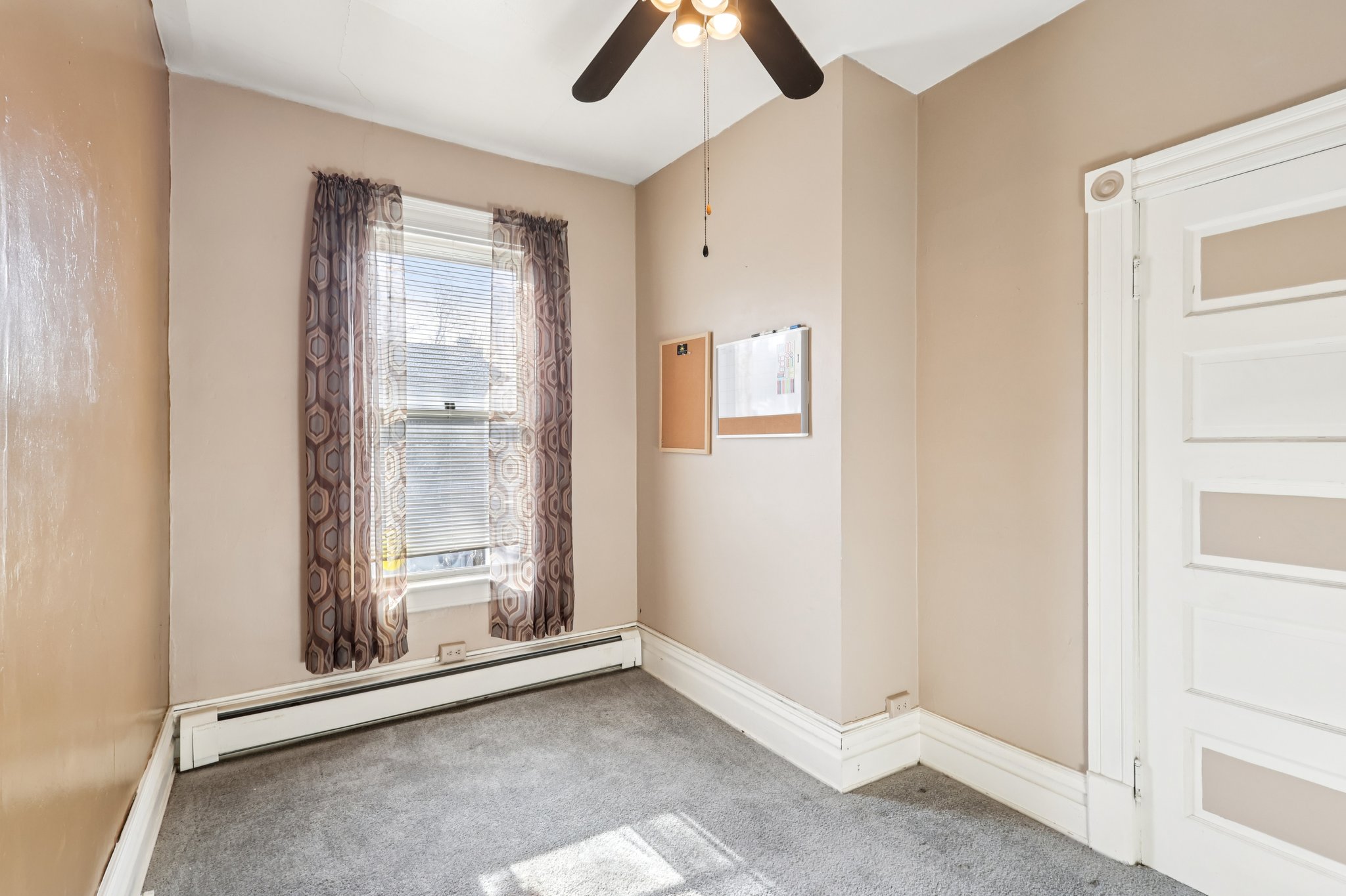 E Pearl St-S2312-025.jpg