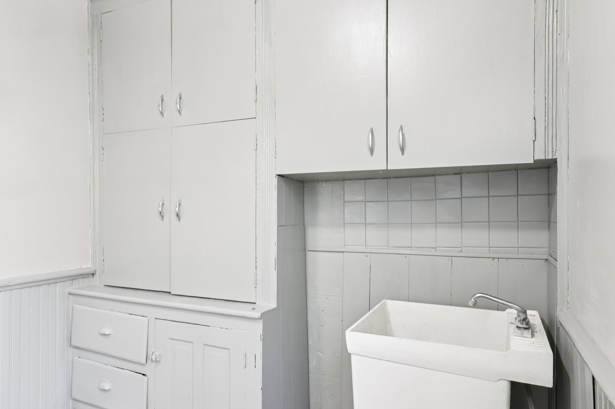 E Pearl St-S2312-058.jpg