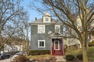 E Pearl St-S2312-004.jpg