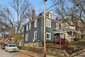 E Pearl St-S2312-005.jpg