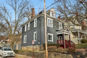 E Pearl St-S2312-006.jpg