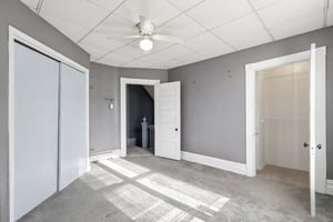 E Pearl St-S2312-032.jpg