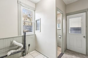 E Pearl St-S2312-056.jpg