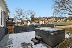 E Pearl St-S2312-067.jpg