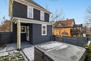 E Pearl St-S2312-068.jpg