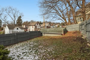 E Pearl St-S2312-069.jpg