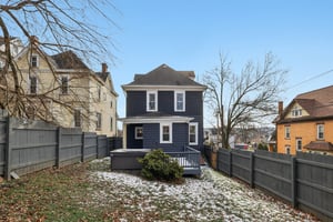 E Pearl St-S2312-071.jpg