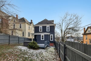 E Pearl St-S2312-074.jpg