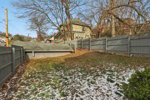 E Pearl St-S2312-076.jpg