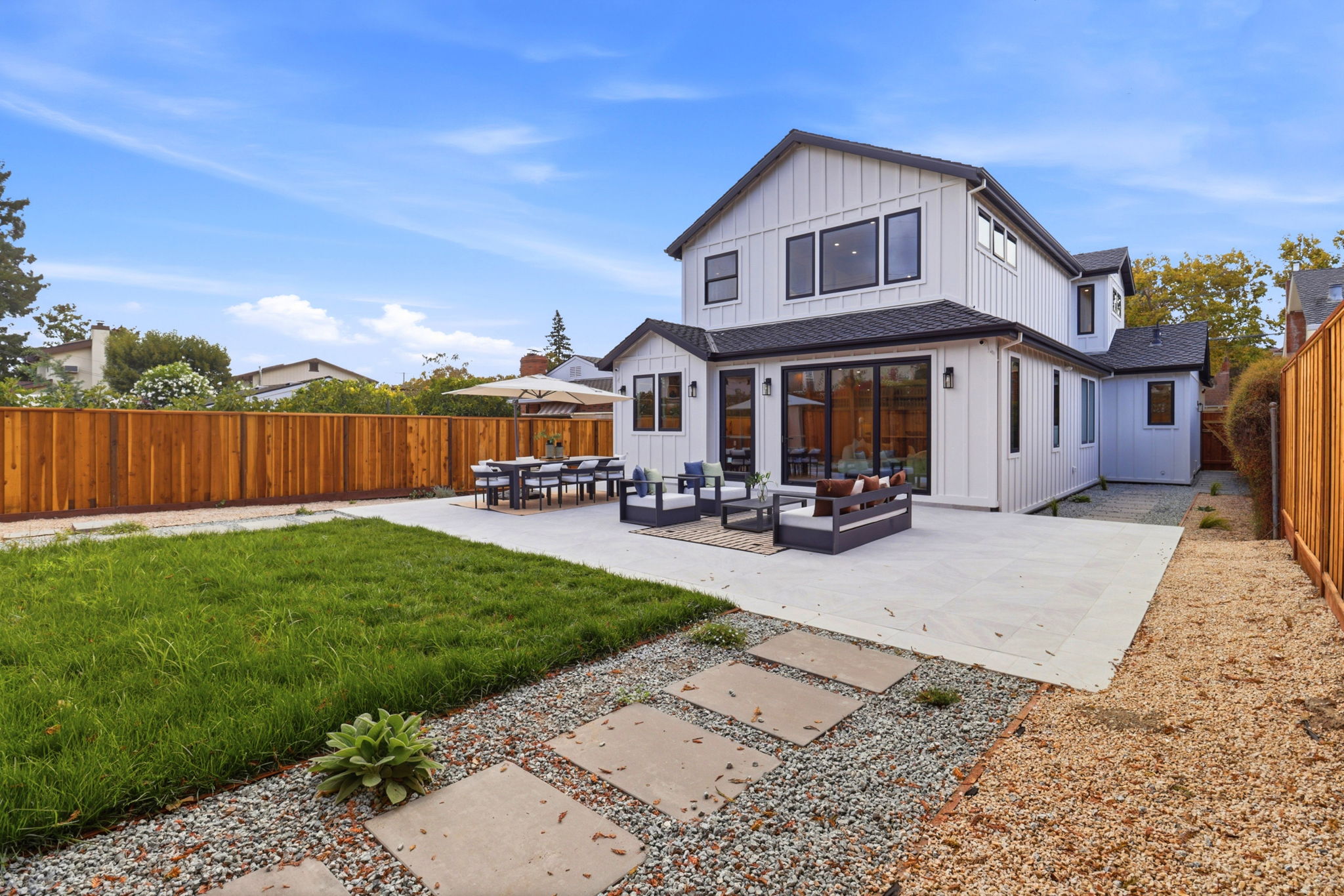 048_F8_440 Hobart Ave