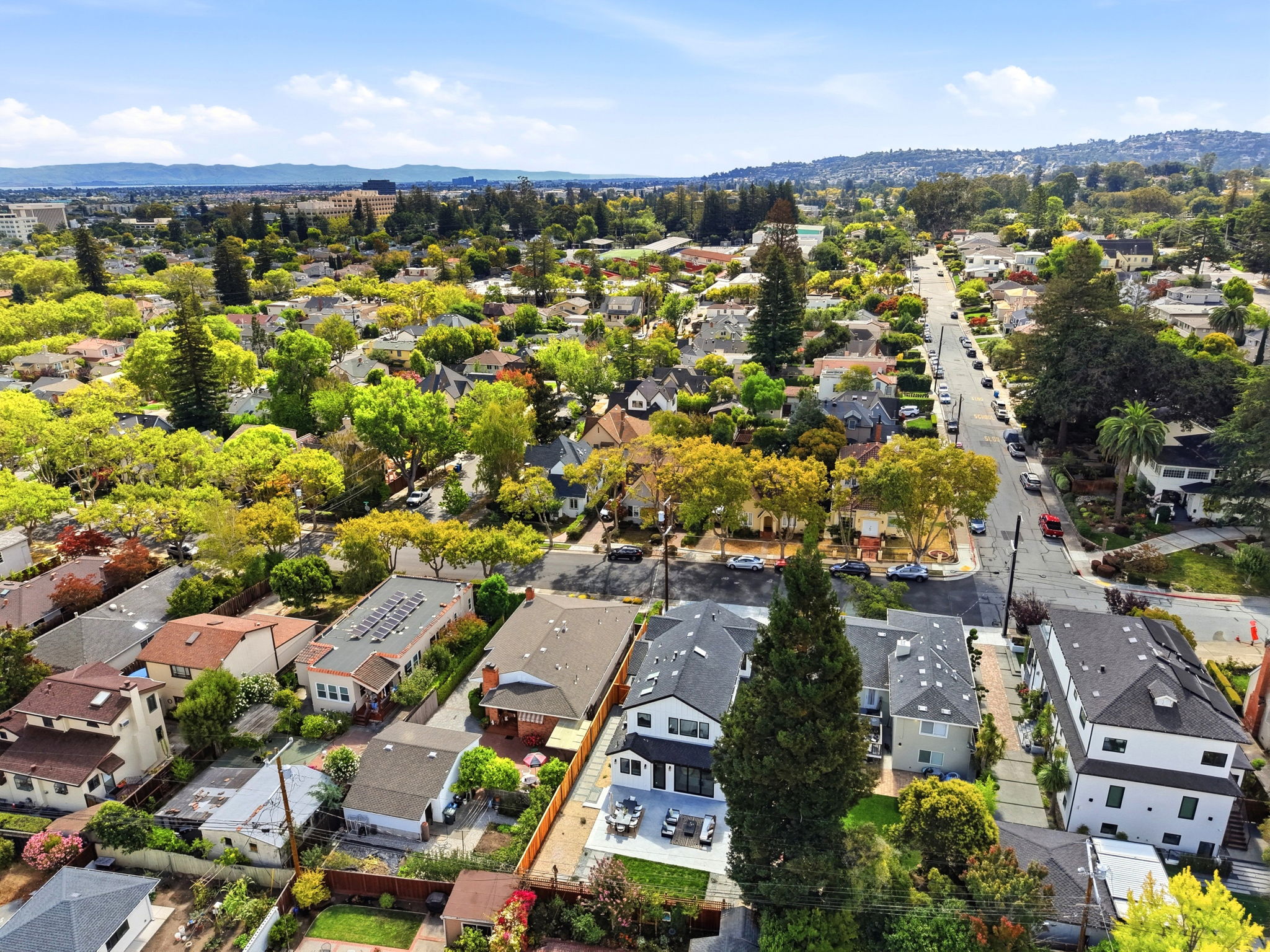 016_F8_AERIAL_440 Hobart Ave