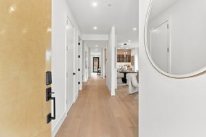 004_F8_440 Hobart Ave