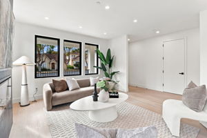 013_F8_440 Hobart Ave