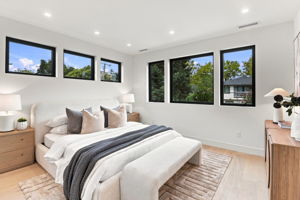 028_F8_440 Hobart Ave