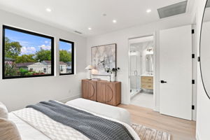 029_F8_440 Hobart Ave
