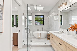 039_F8_440 Hobart Ave