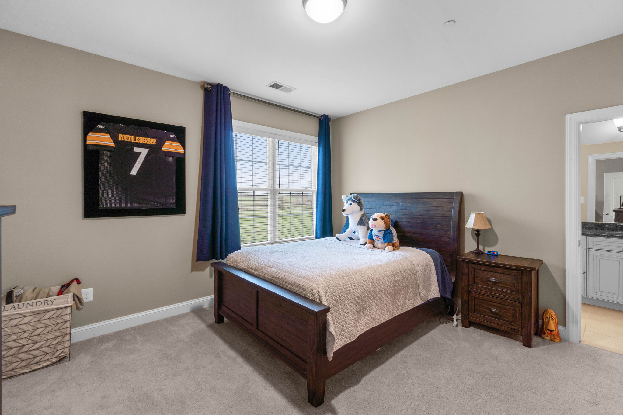 upper bedroom-17