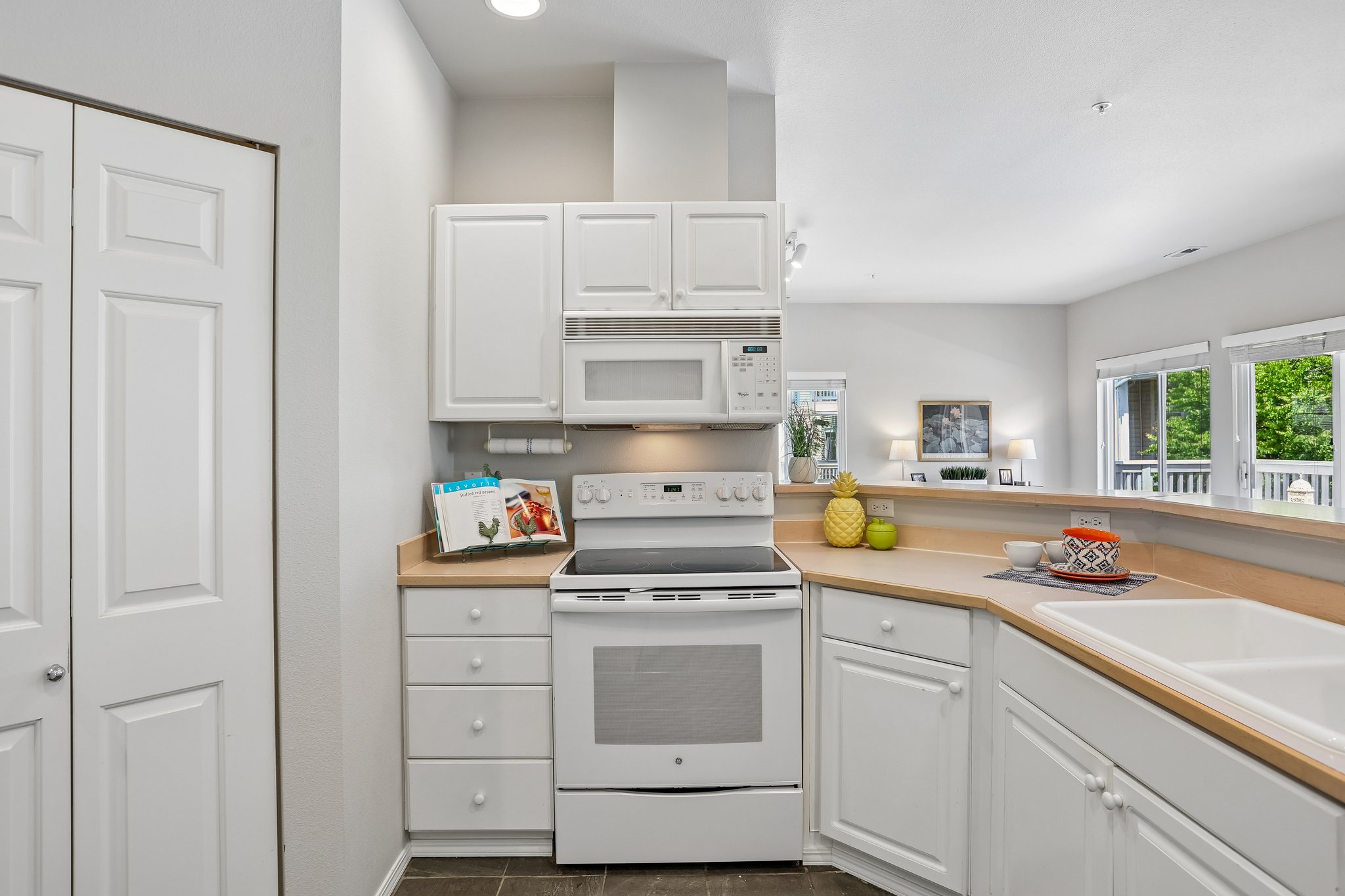 S 51st Ct apt b303-S2105-010.jpg