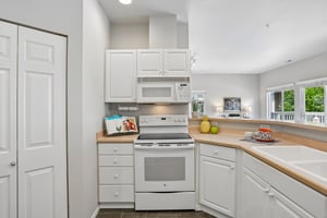 S 51st Ct apt b303-S2105-010.jpg