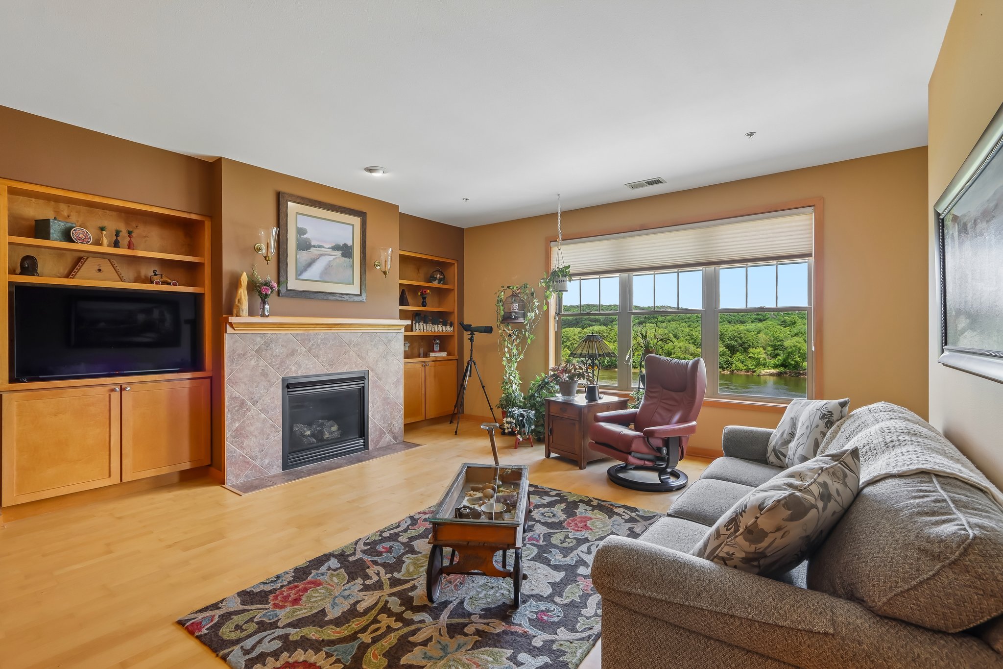 Water St unit 212-S1906-007.jpg