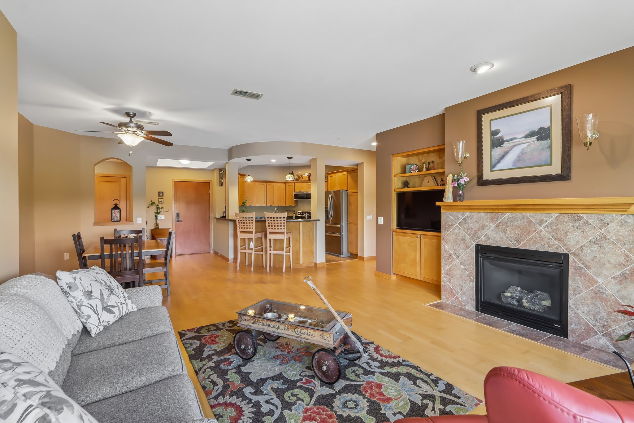 Water St unit 212-S1906-009.jpg
