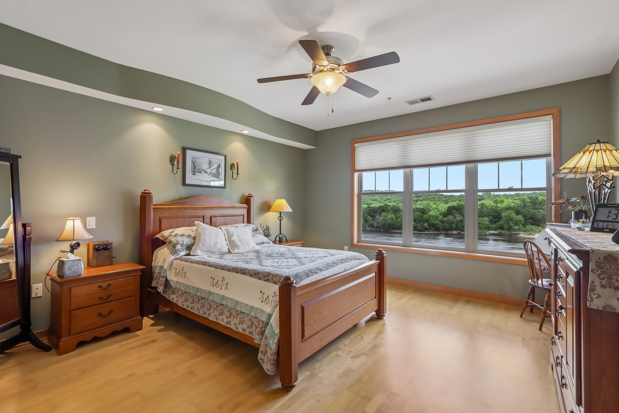 Water St unit 212-S1906-020.jpg