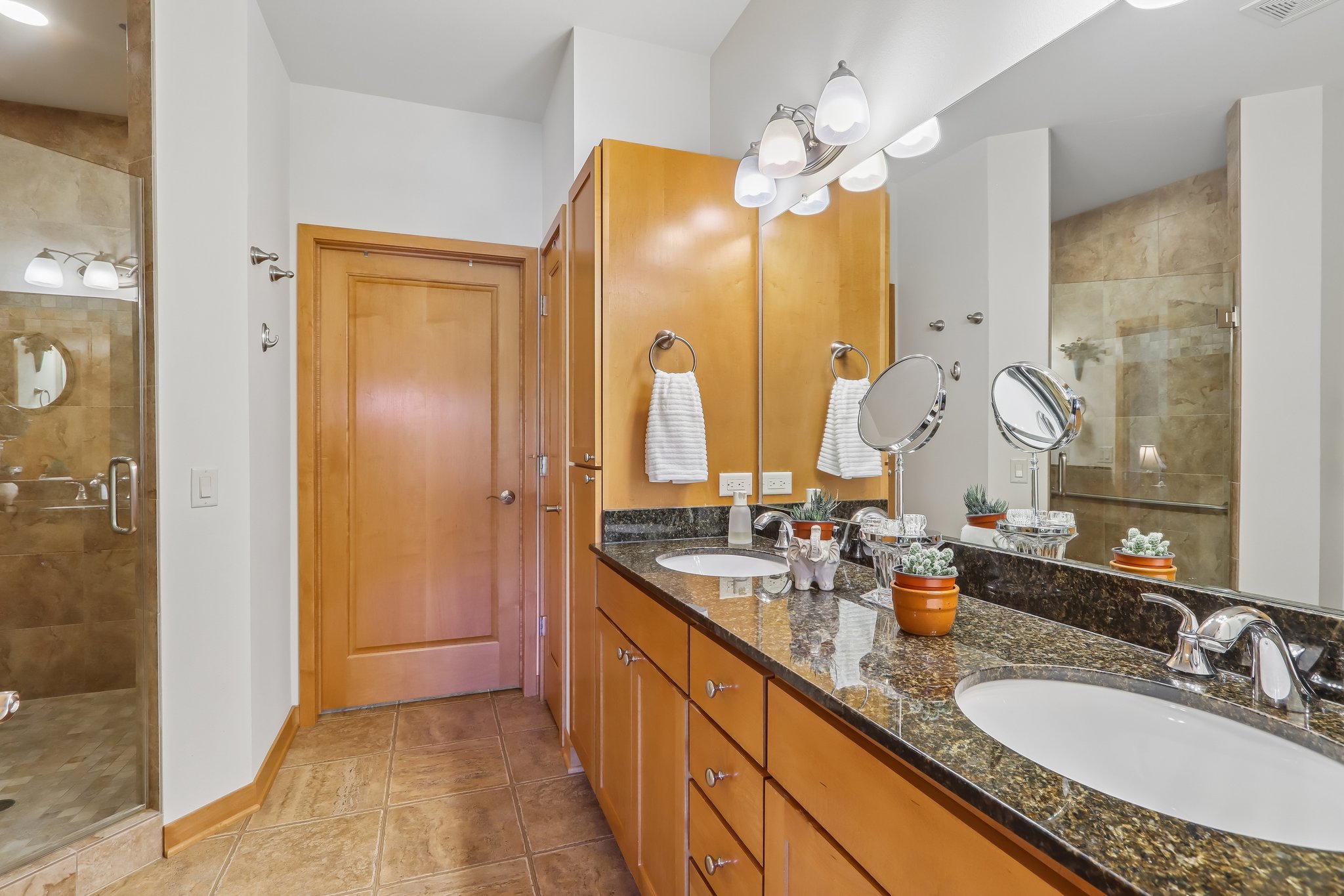 Water St unit 212-S1906-023.jpg