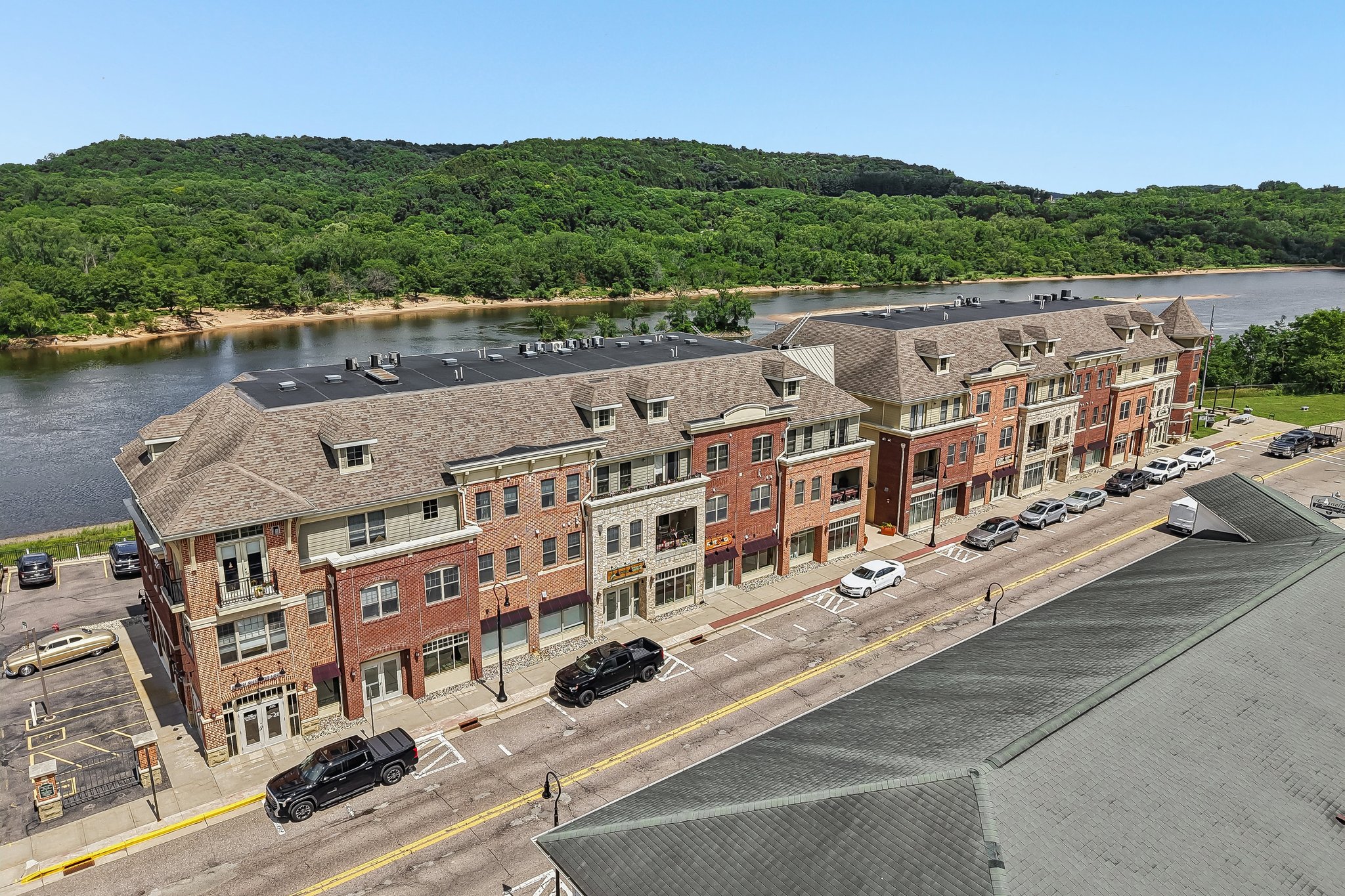Water St unit 212-S1906-036.jpg