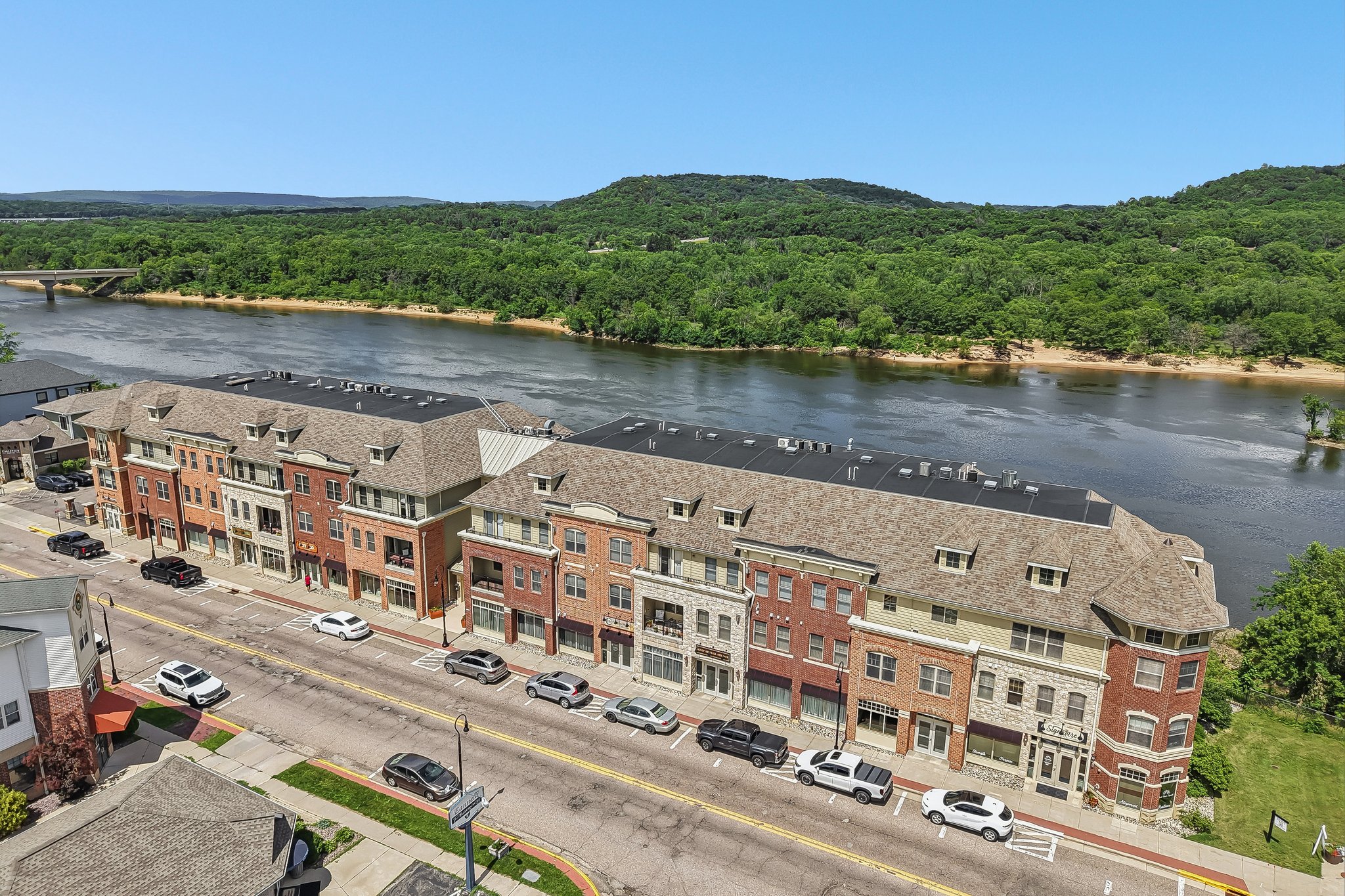 Water St unit 212-S1906-038.jpg