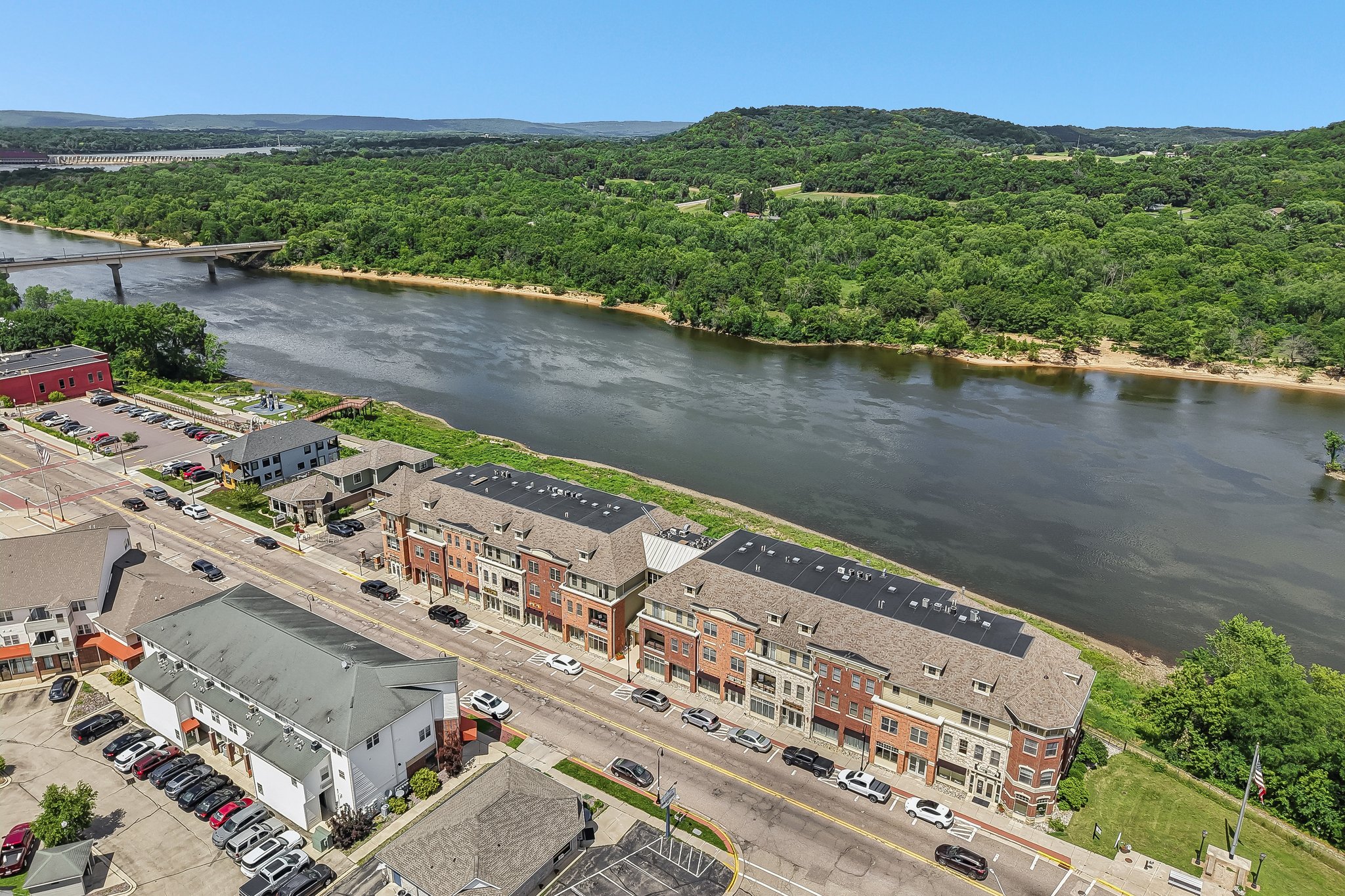 Water St unit 212-S1906-039.jpg