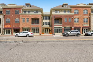 Water St unit 212-S1906-001.jpg